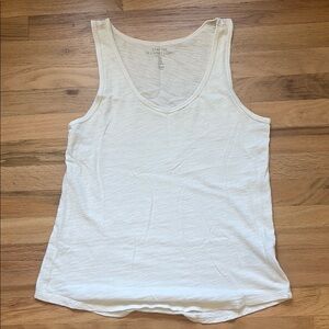 GAP White Sleeveless Tank Top